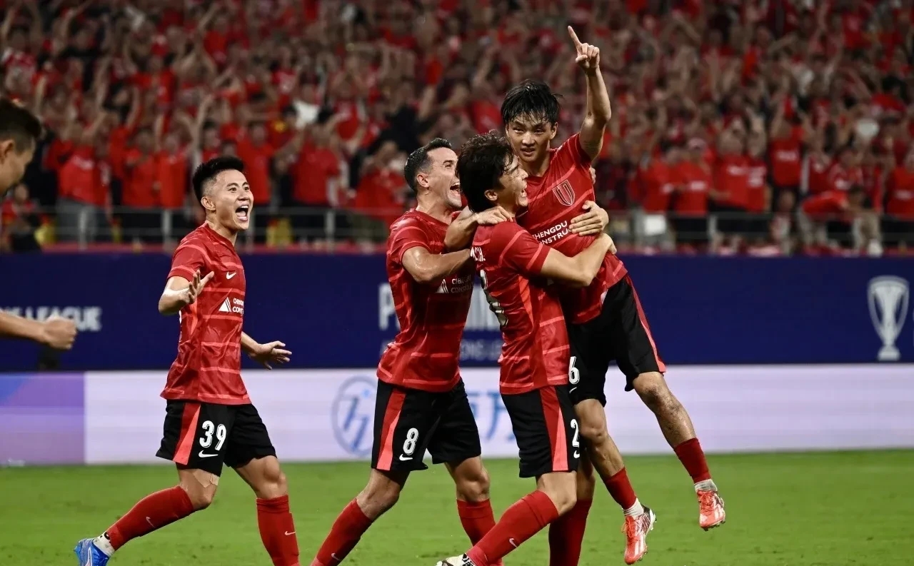 NBA总决赛赛程吃紧；成都蓉城今晨造点机会；气氛紧张；赛程密集仍需轮换的简单介绍