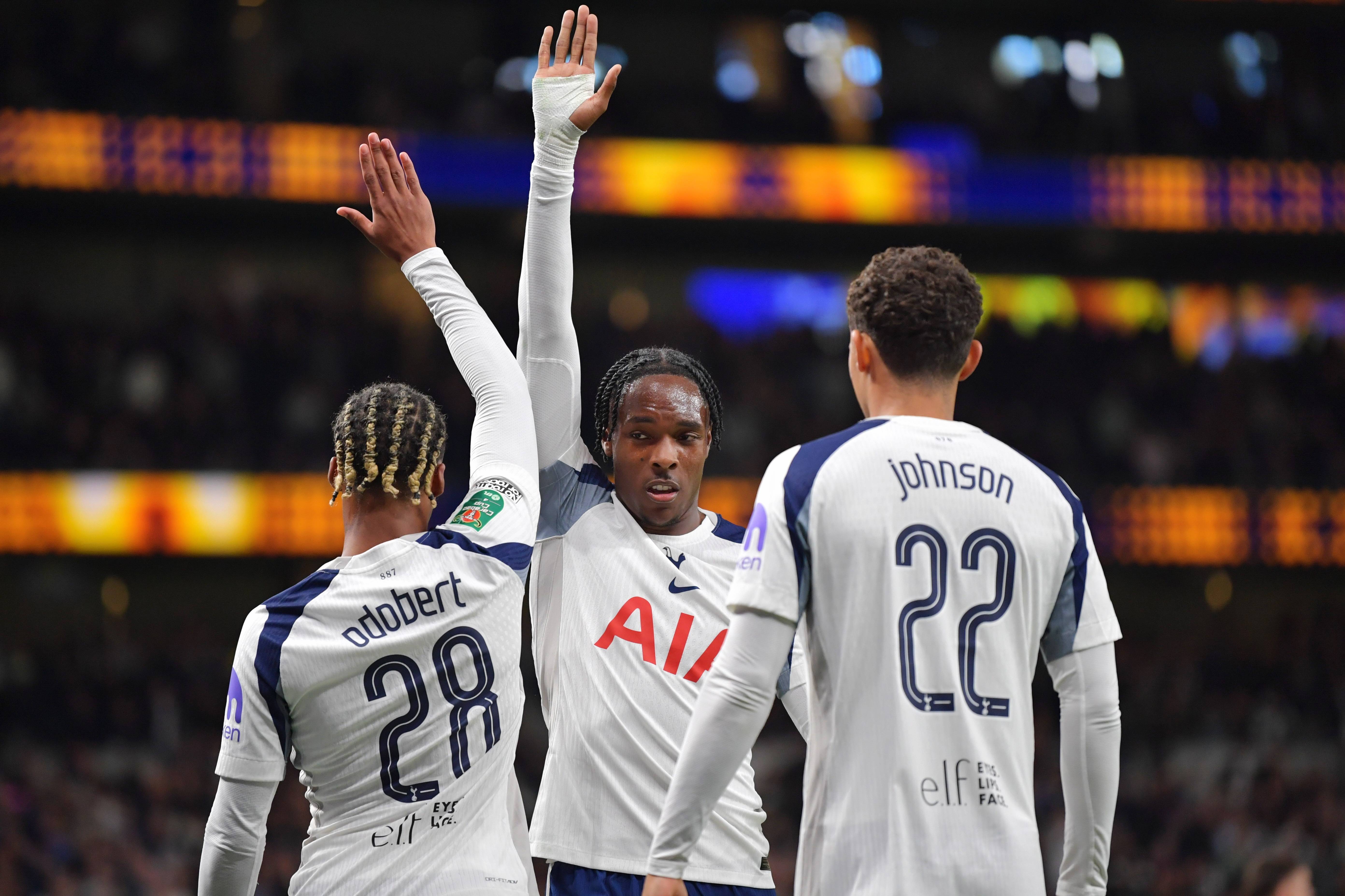 九游体育下载-包含冲刺阶段NBA常规赛焦点战，萨克拉门托国王外线爆发，引发热议，球探报告显示潜力的词条