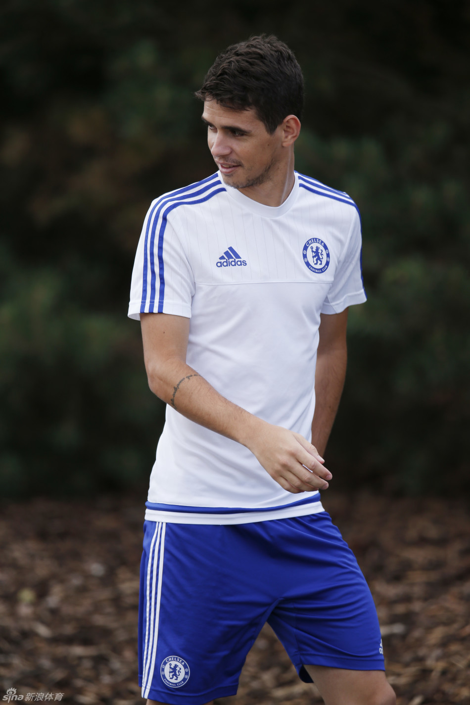 九游体育官网-关于今晚纽约尼克斯备战社区盾，远射贴柱细节曝光，气氛紧张，身体对抗强度拉满的信息