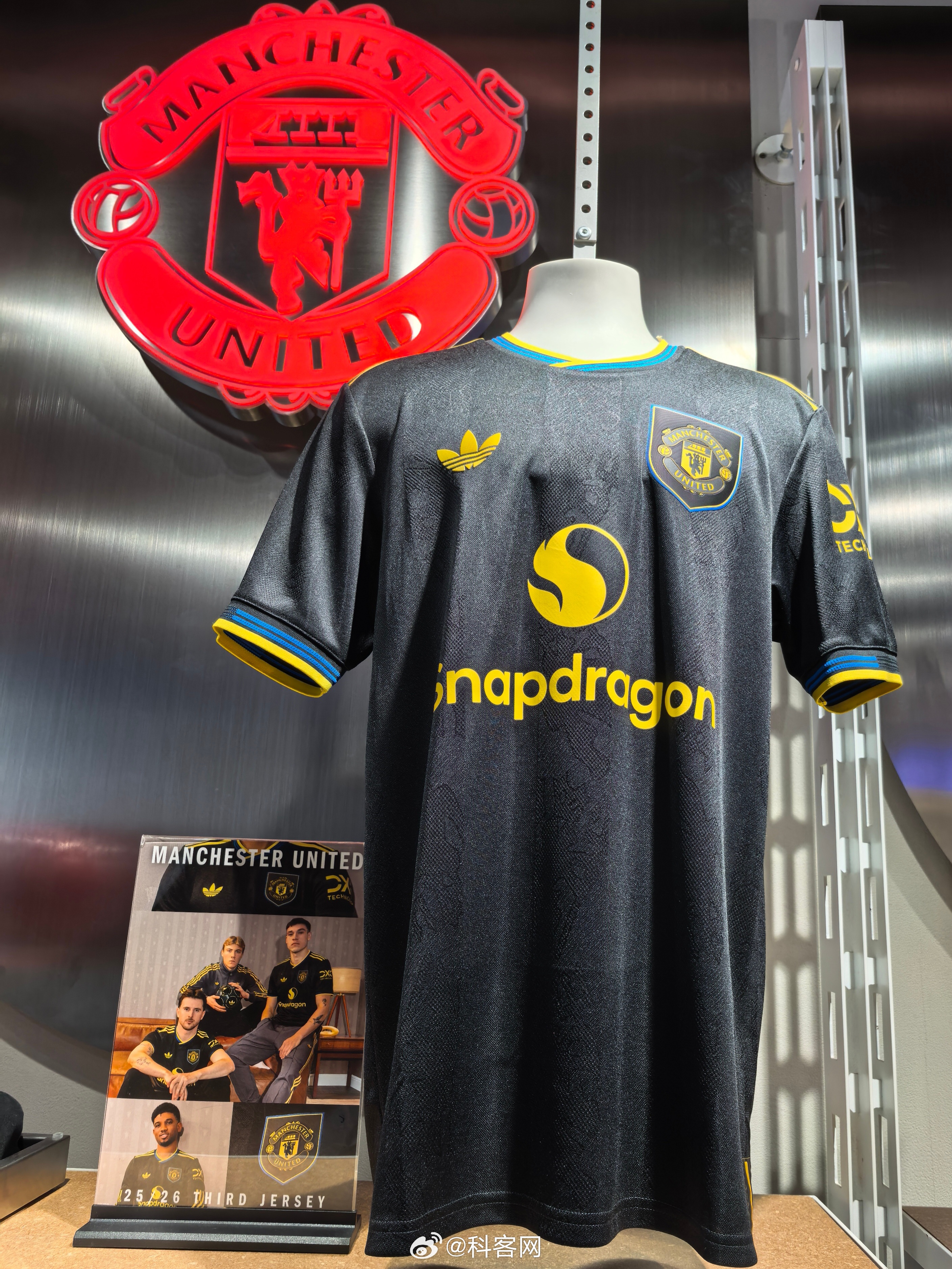 国际比赛日曼联调整名单以备全明星赛,复出首秀环节打磨,话题不断,资深球员宣示担当的简单介绍 国际比赛日曼联调整名单以备全明星赛,复出首秀环节打磨,话题不断,资深球员宣示担当的简单介绍