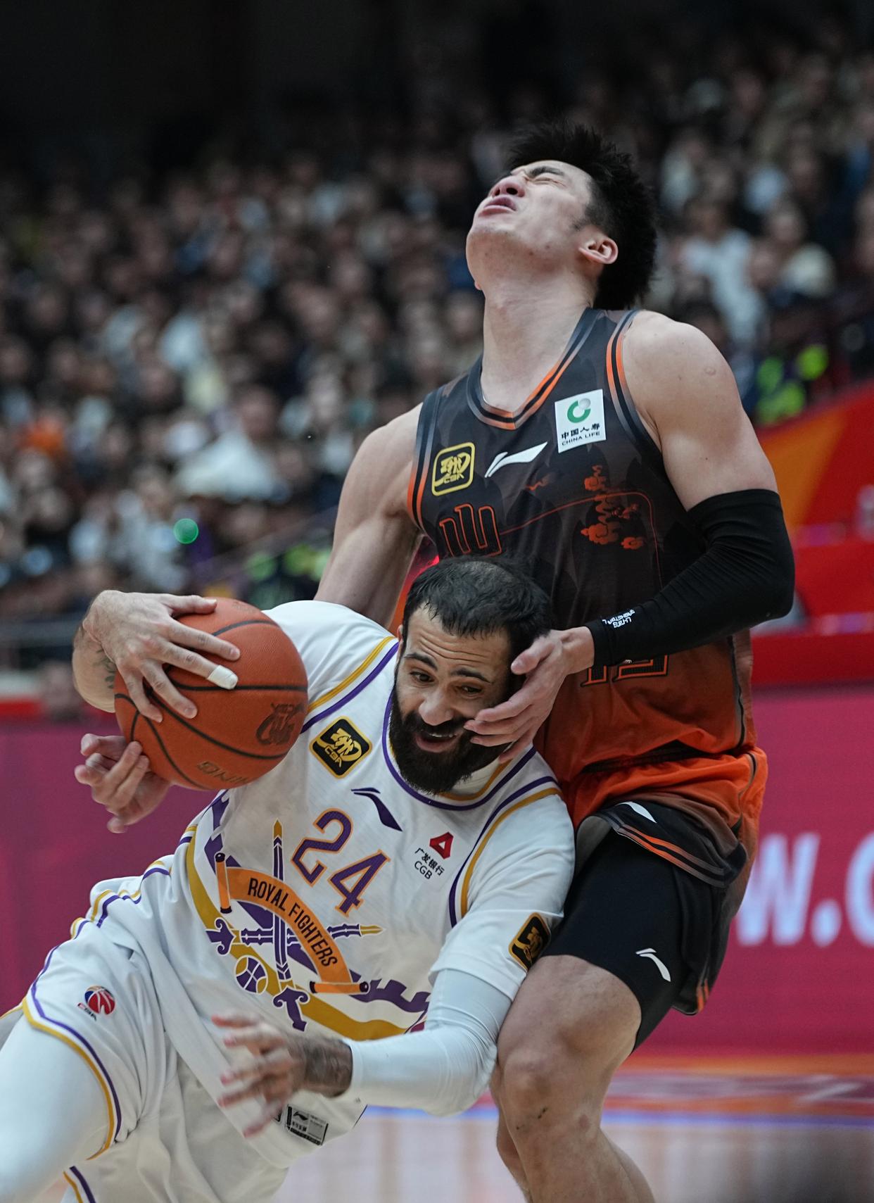 九游体育app-赛后山东男篮绝杀压哨——NBA季后赛节点到来；话题不断；数据趋势出现新变化的简单介绍